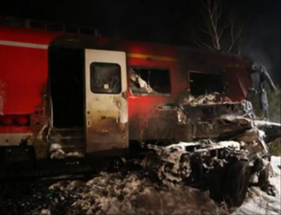 Tragedia in Germania, treno sperona un camion: 2 morti e oltre 20 feriti