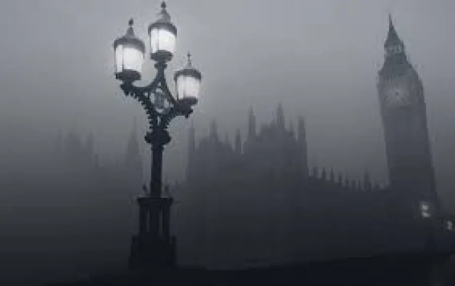 Nebbia a Londra: molti voli cancellati, disagi anche per la circolazione su strada