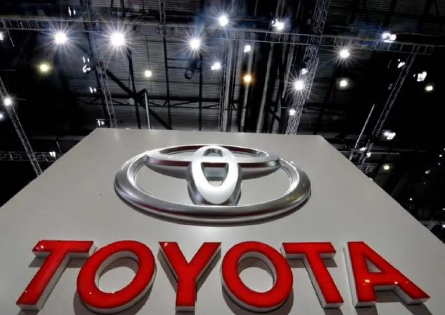 La Toyota annuncia il richiamo di 6,5 milioni di auto: problemi all'alzacristalli