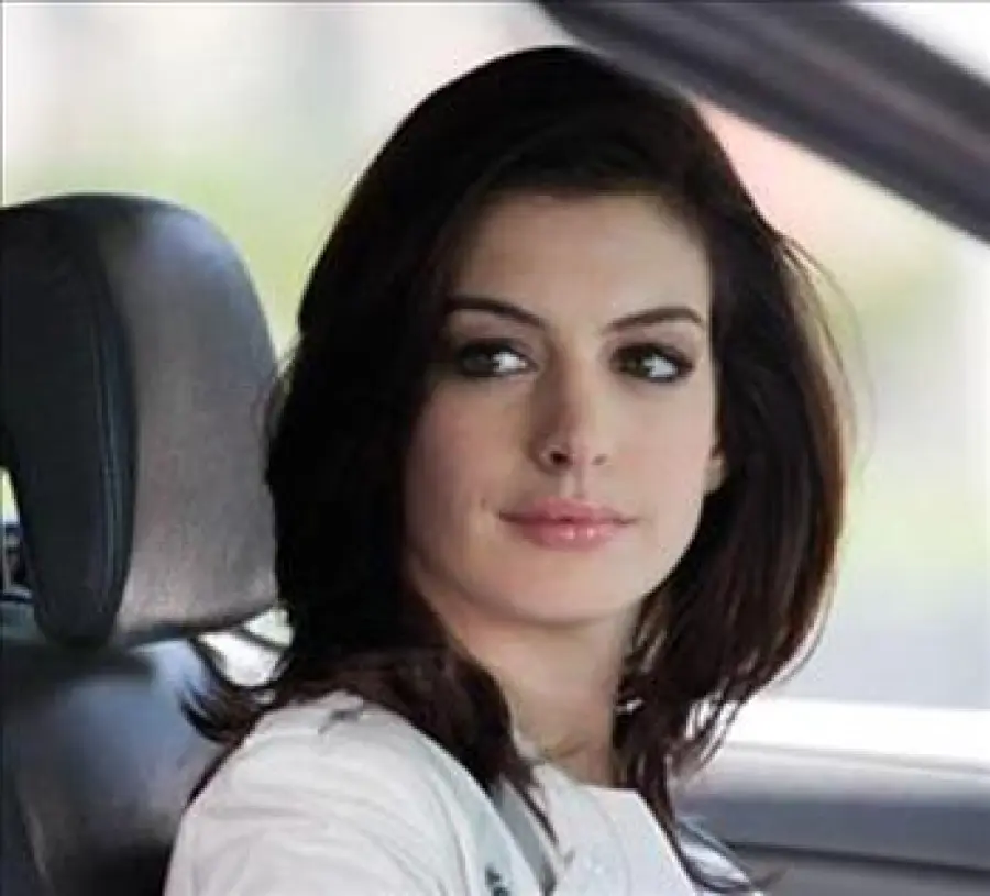 Anne Hathaway, il Diavolo che veste Prada rimanda indietro la colazione quattro volte