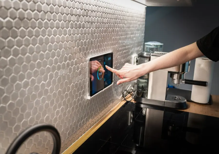 Domotica e tecnologia in casa: perché le abitazioni stanno cambiando più di quanto sembri