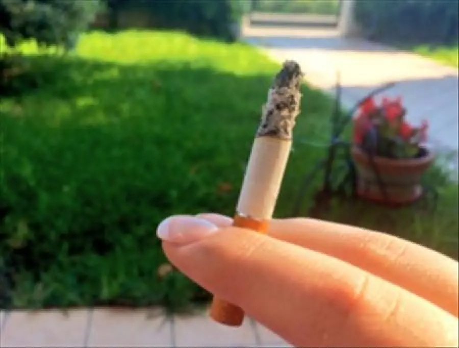 Fumo, pericoloso anche quello passivo: provoca tumore ai polmoni