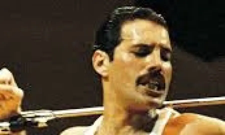 Freddie Mercury: esce il libro a 25 anni dalla scomparsa