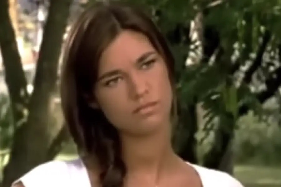 Gossip Vip: Manuela Arcuri e il suo rammarico per non aver lavorato con Massimo Troisi