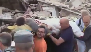 Terremoto Amatrice, italiani solidali: versati già 6 milioni di euro con gli sms solidali