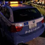 Ragazza 22enne abortisce in casa e getta il feto nella spazzatura: ricoverata per forte emorragia