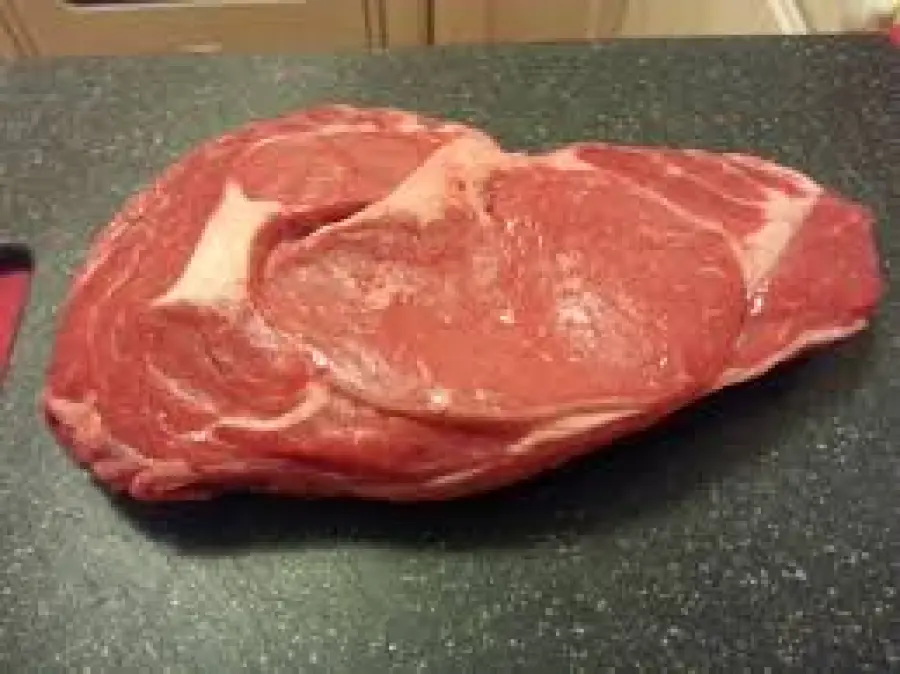 Obesità, la carne favorisce l'obesità come lo zucchero