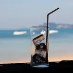 Cubetti di ghiaccio nei cocktail: pericolo batteri e muffe