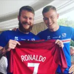Euro 2016, Islanda: Cristiano Ronaldo gli nega la maglia, gliela comprano i compagni