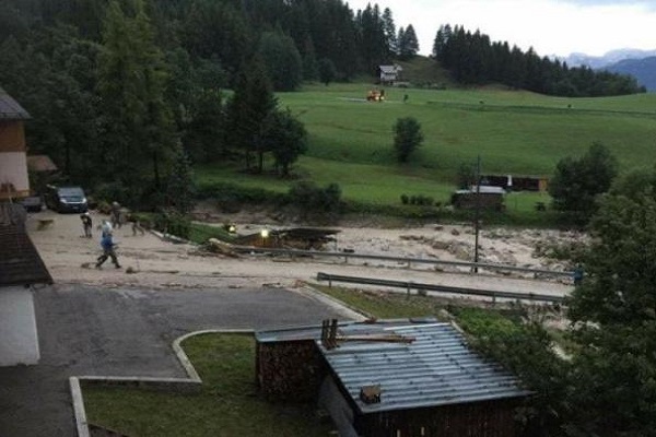 Bomba d’acqua fatale a Cortina D’Ampezzo per Carla Catturani