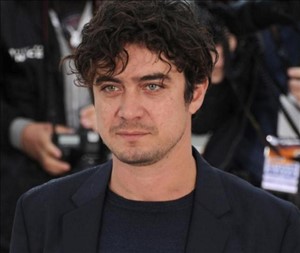 Malore per Riccardo Scamarcio, ricoverato in ospedale con codice rosso