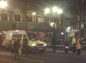 Londra, uomo prende donna in ostaggio in un ristorante: ma non è terrorismo