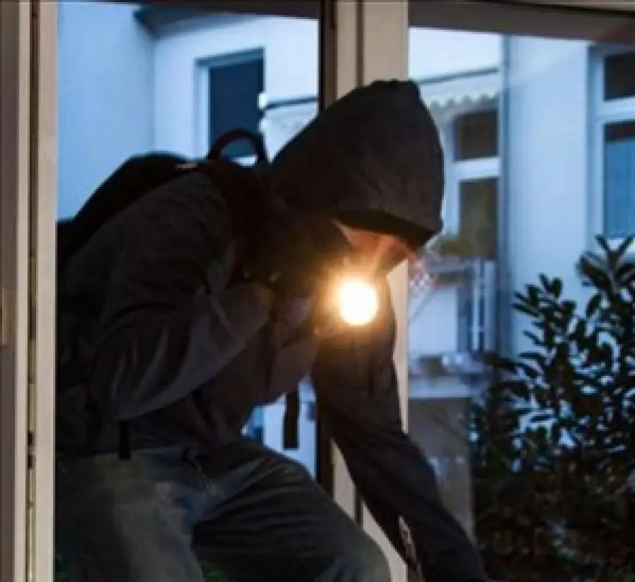 Scuola di ladri a Napoli, così i minorenni imparavano a rubare