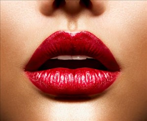 Chirurgia plastica, quando il bisturi fa danni: la drammatica storia di Giovanna