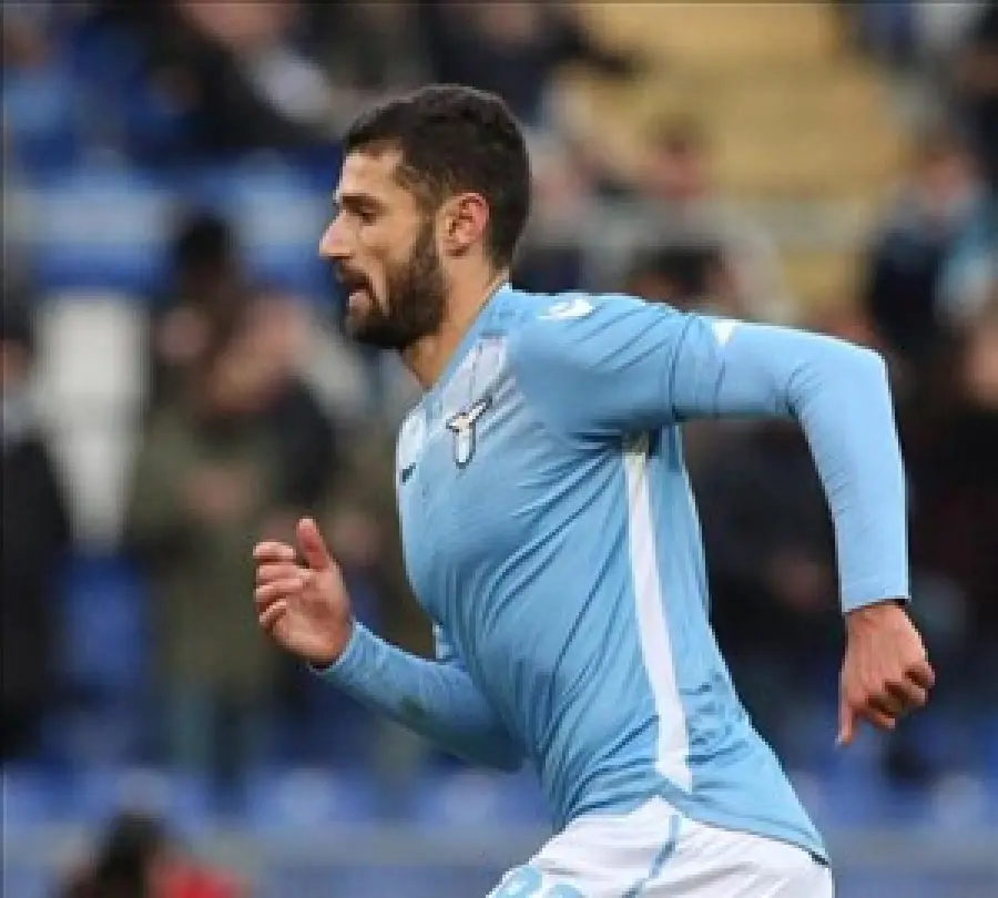 Calciomercato, Inter a spesa dalla Lazio: nel mirino Candreva e Biglia