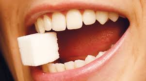 Cura Carie: intervenire con uno smalto speciale a base di fluoro per evitare le otturazioni