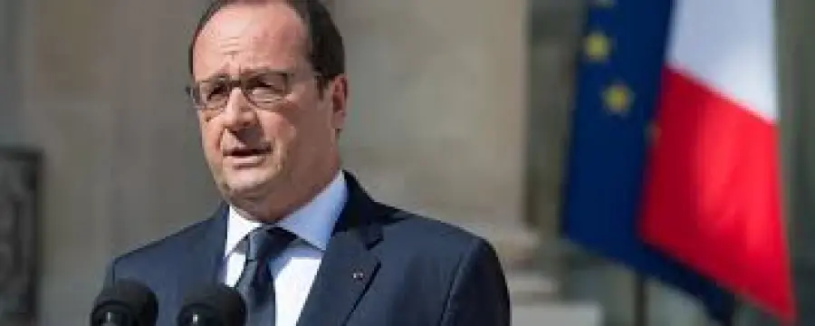 Parigi, 13 novembre: Hollande ricorda le vittime degli attentati